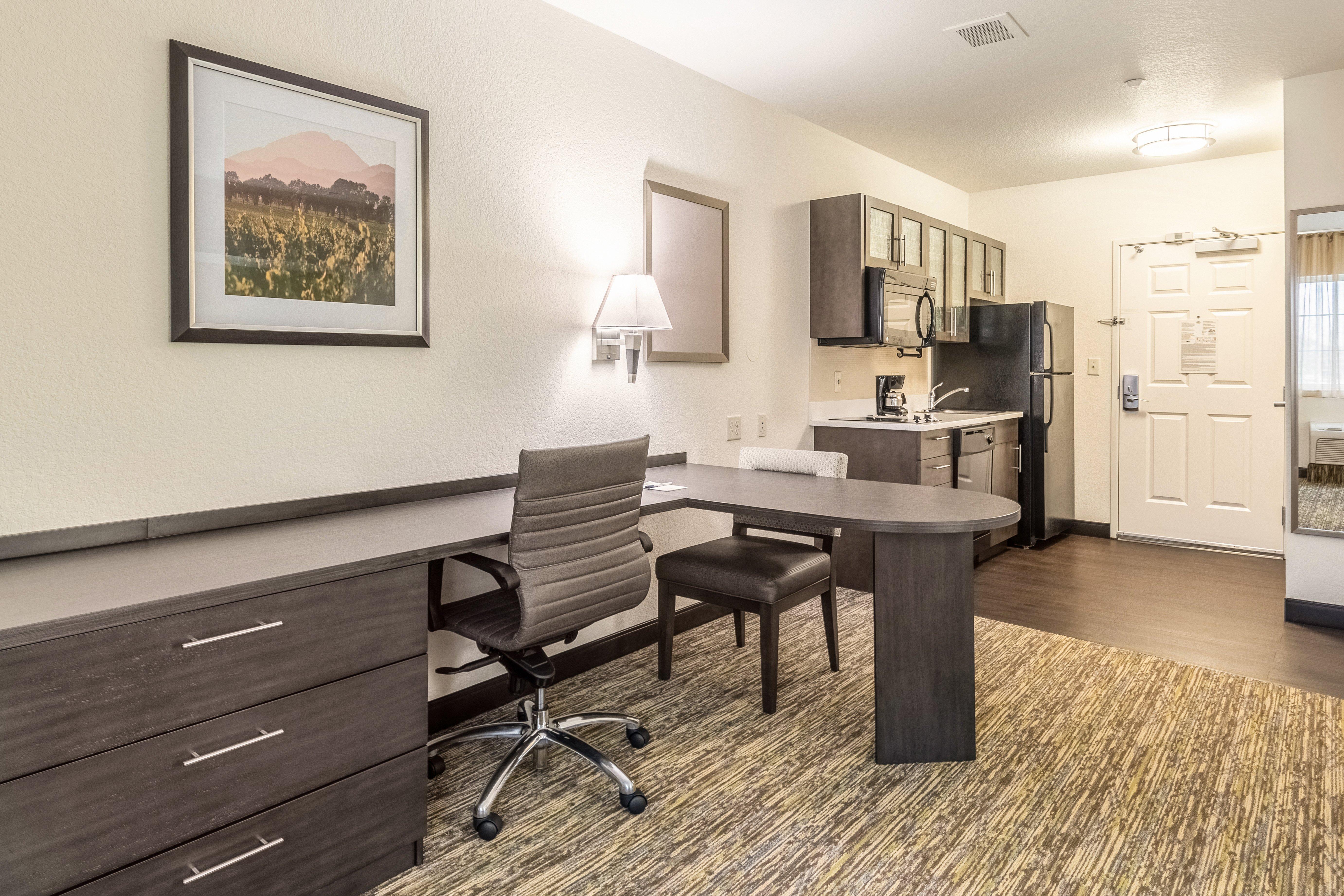 Candlewood Suites Portland Airport By Ihg Экстерьер фото
